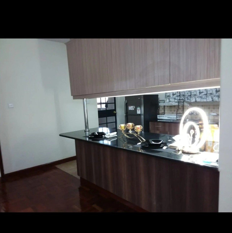 Open keuken en eetbar in Westlands Place Apartments